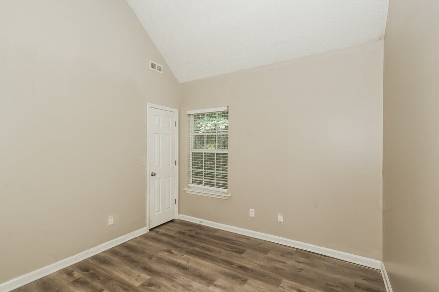 Building Photo - 5201 Summer Brooke Ct