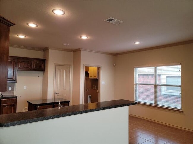 Building Photo - Stunning 4/3/2 in Weatherford coming soon