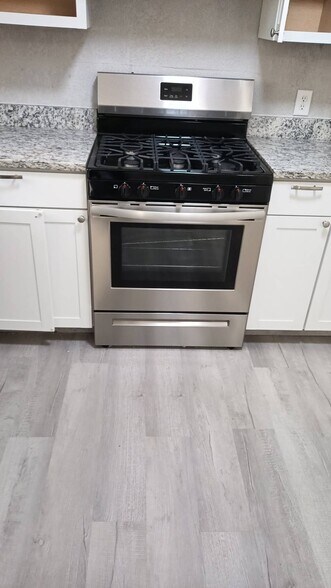 Building Photo - 4408 S Cypress Ave