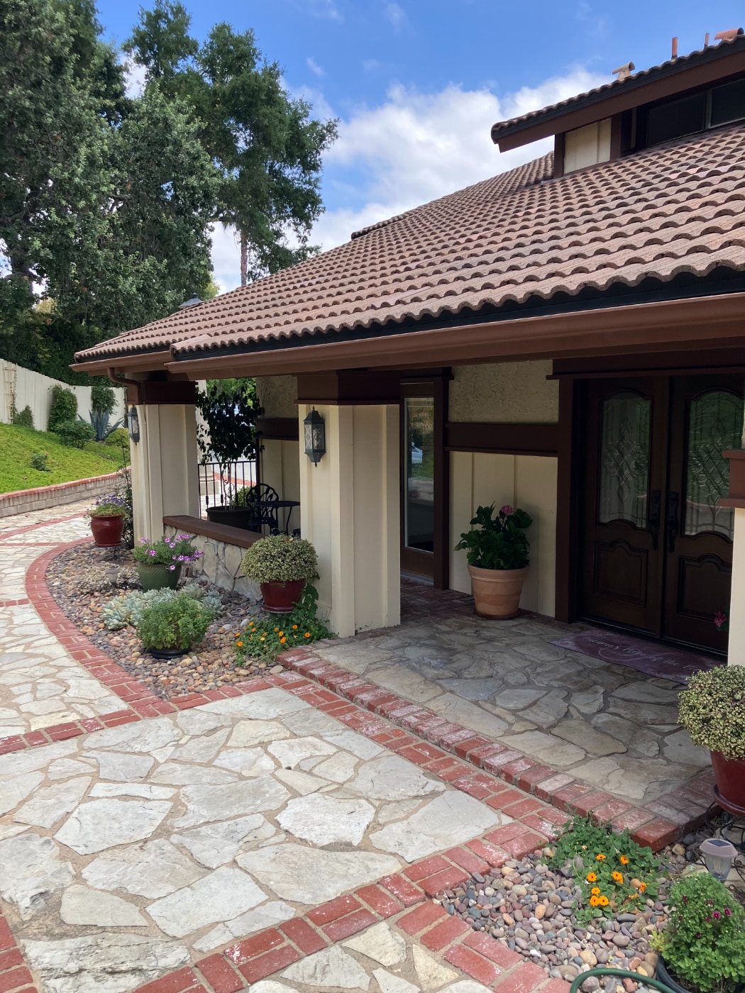 QUIET PRIVATE FRONT DOOR FACES AWAY FROM STREET - 651 Paseo Vista