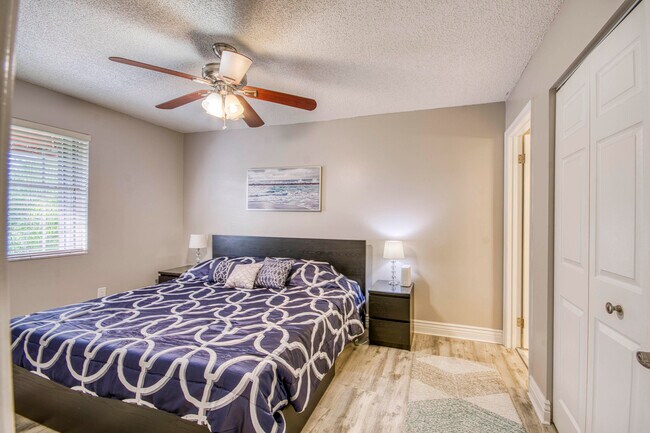 Building Photo - 619 Waterside Dr