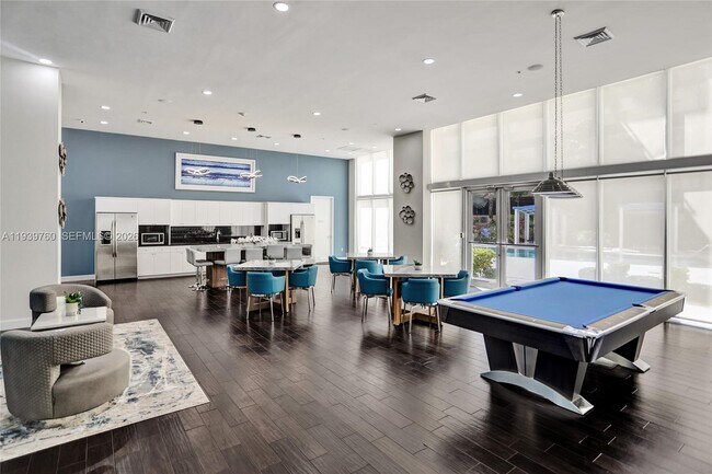 Building Photo - 2775 NE 187th St