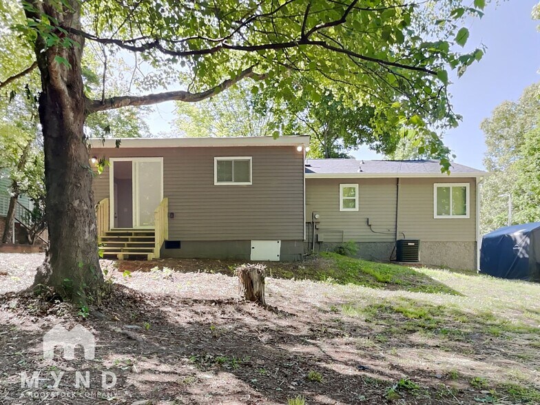 Building Photo - 5842 Olivet Dr