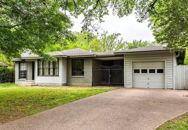 Primary Photo - 4902 Valley Oak Dr