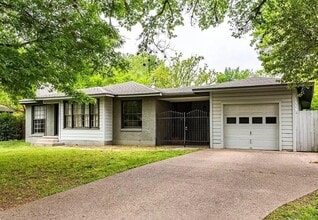 Building Photo - 4902 Valley Oak Dr