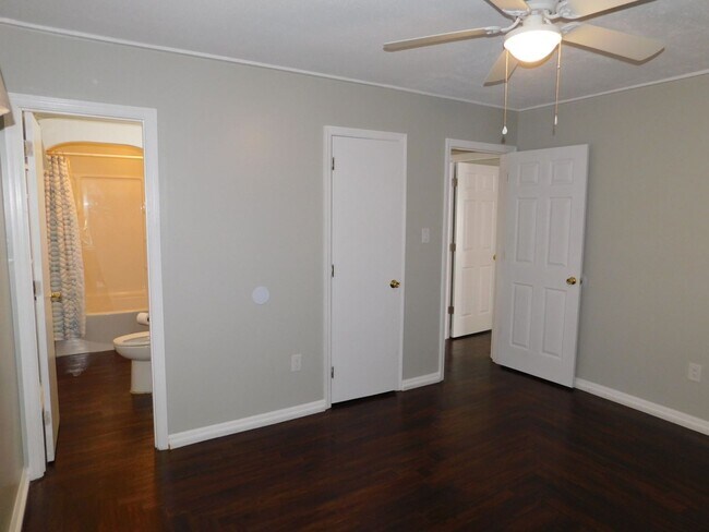 Building Photo - Charming Home in Havelock