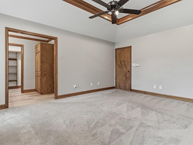 Building Photo - 6970 Ellen Ln