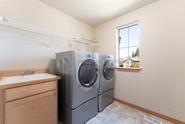 Building Photo - 20322 10th Ave W