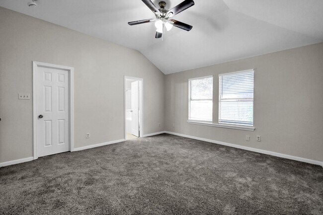 Building Photo - 10486 Twin Circles Dr