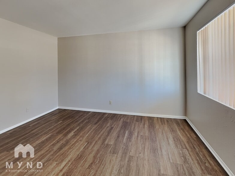 Building Photo - 3117 W Aster Dr