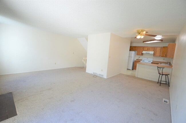 Building Photo - 3Bd/2.5Ba Lafayette Townhome Available Now