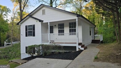 Building Photo - 3025 Mangum Dr