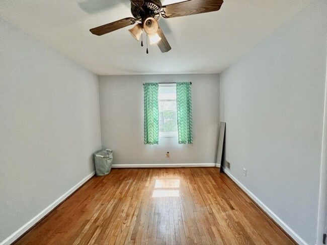 Building Photo - 3700 Woodridge Ave