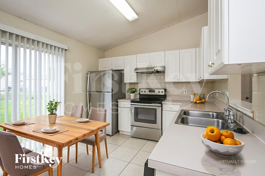 Building Photo - 646 Crane Dr