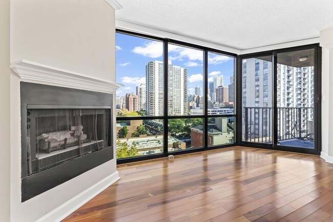 Building Photo - 1309 N Wells St