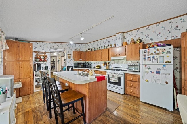 Building Photo - 806 Co Rd 2112