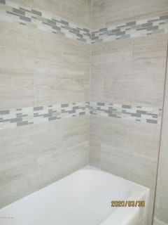 Building Photo - 5750 Blackthorn Rd