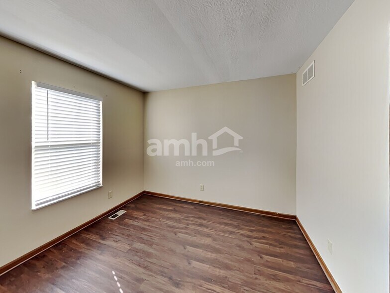 Building Photo - 650 Boulder Dr