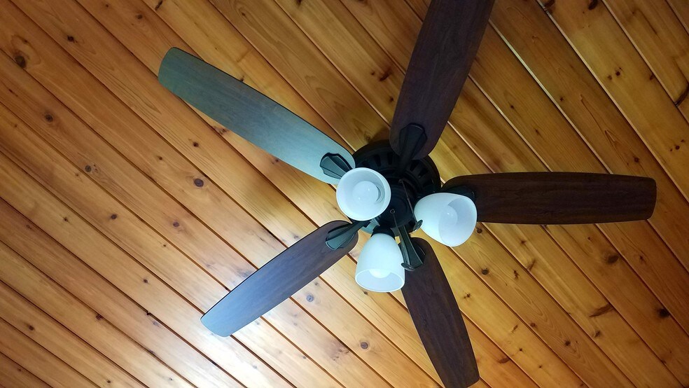 Breezeway Ceiling Fan - 373 Meadow Rd