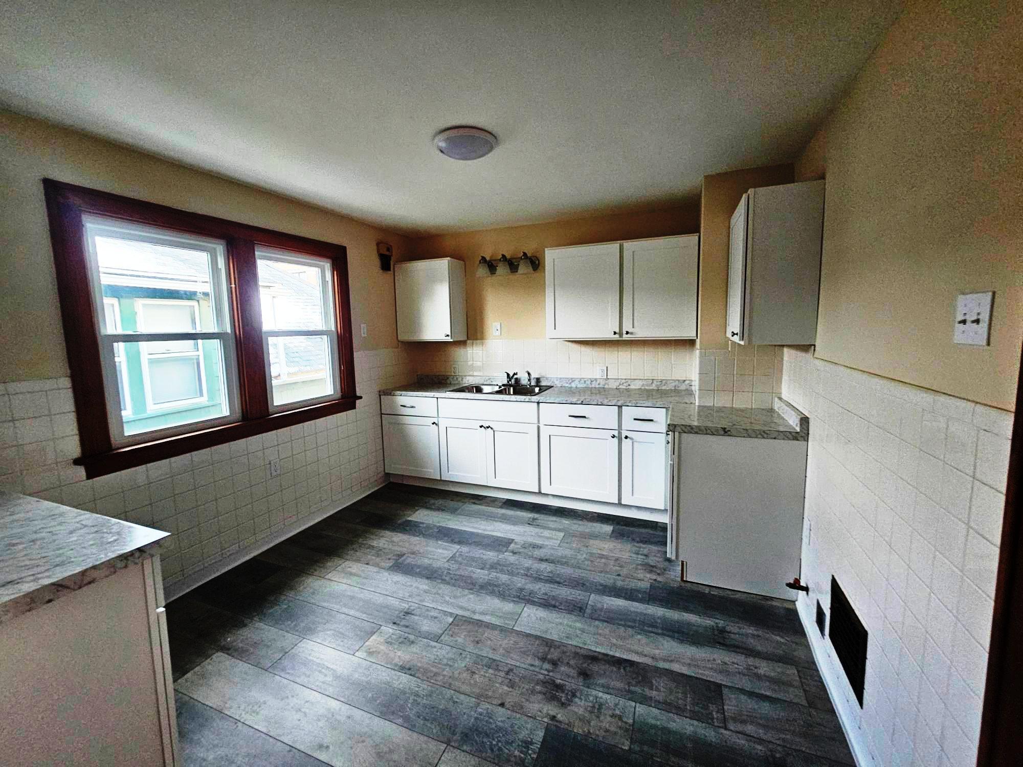 Building Photo - 536 Winspear Ave