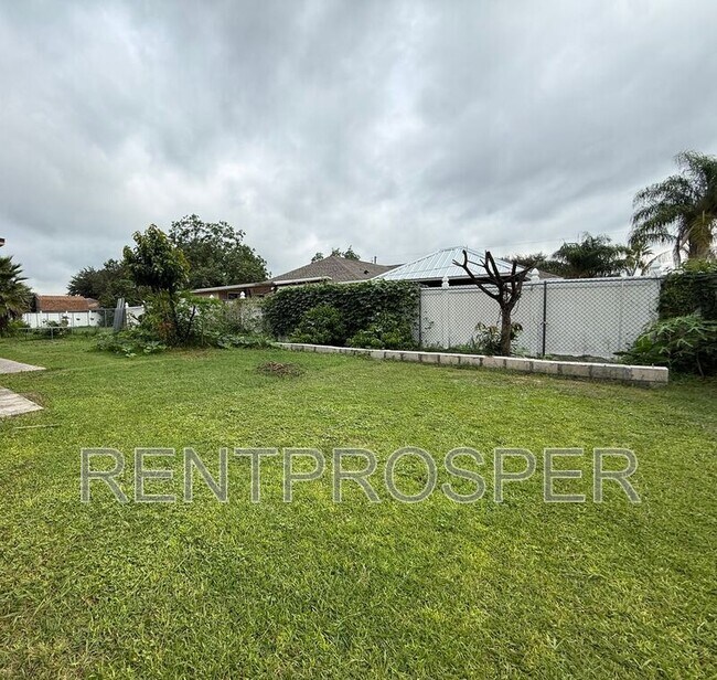 Building Photo - 677 Elbridge Dr