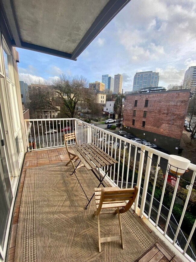 Building Photo - Stylish Capitol Hill Loft Condo w/ Floor-to-Ceiling Windows, Gas Fireplace
