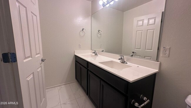 Building Photo - 1250 Abbey Ln