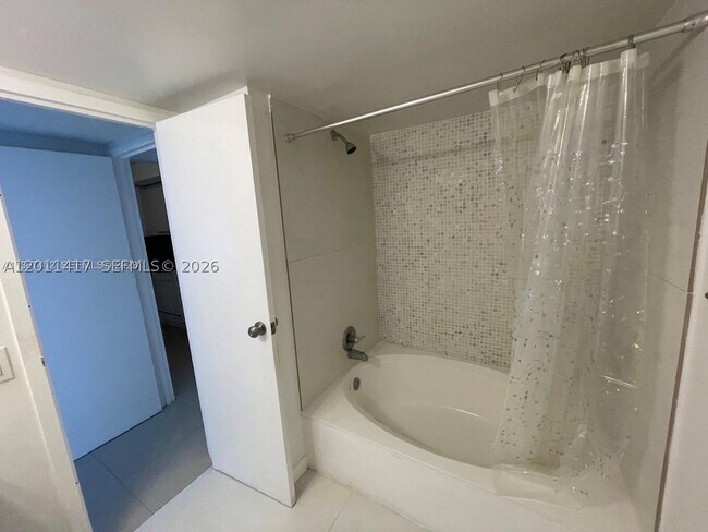 Building Photo - 2049 S Ocean Dr