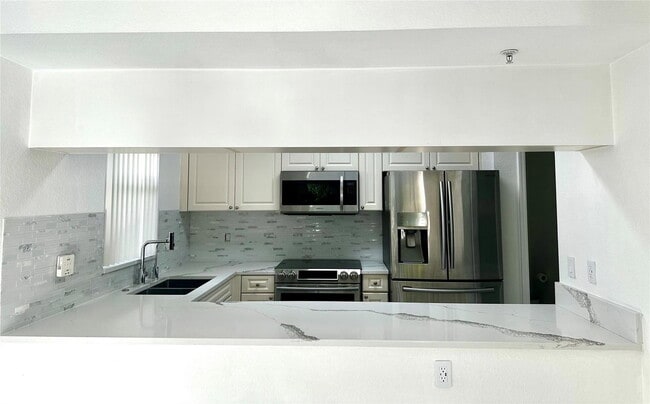 Building Photo - 6500 W Sample Rd