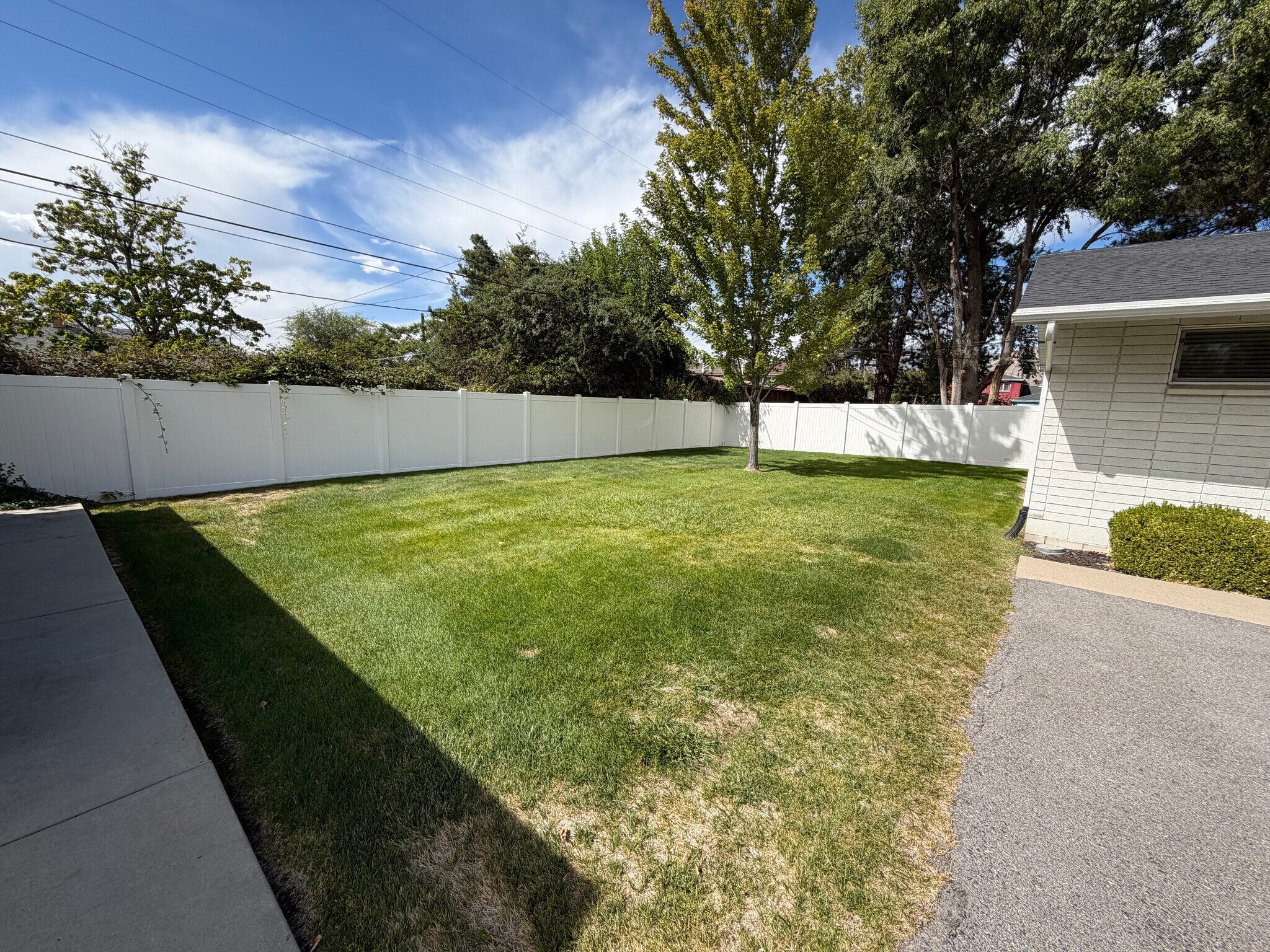 Building Photo - 869 N 400 E