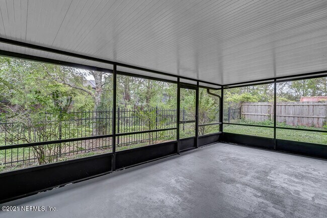 Building Photo - 4518 Crosstie Rd N