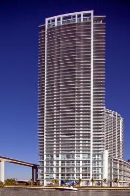 Building Photo - Mint