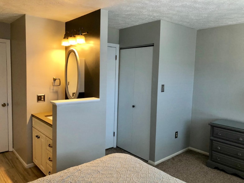 Building Photo - 104 Kendall Ln