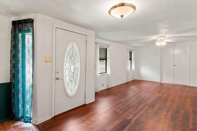 Building Photo - 602 Legendary Ln