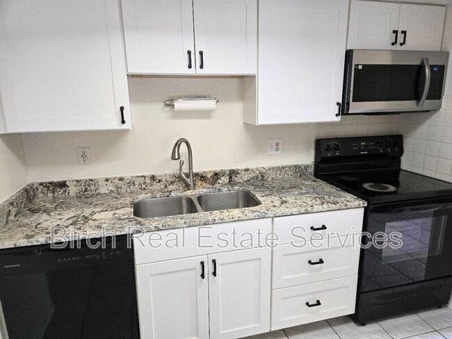 Building Photo - 133 Sabal Ct