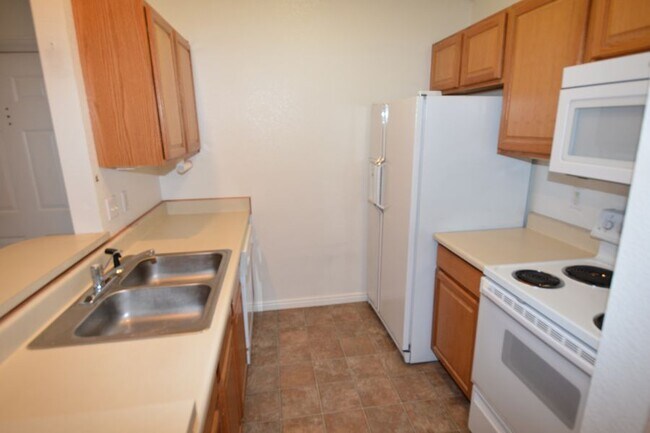 Building Photo - 146 W 1230 N