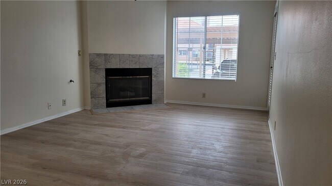 Building Photo - 1375 E Hacienda Ave