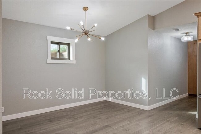 Building Photo - 753 Latigo Loop