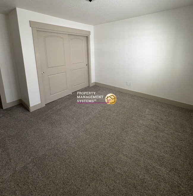Building Photo - 9474 S Lea Heather Way