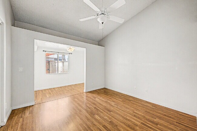 Building Photo - Welcome home to this charming 2-bedroom, 2-bath residence in the heart of Chandler!