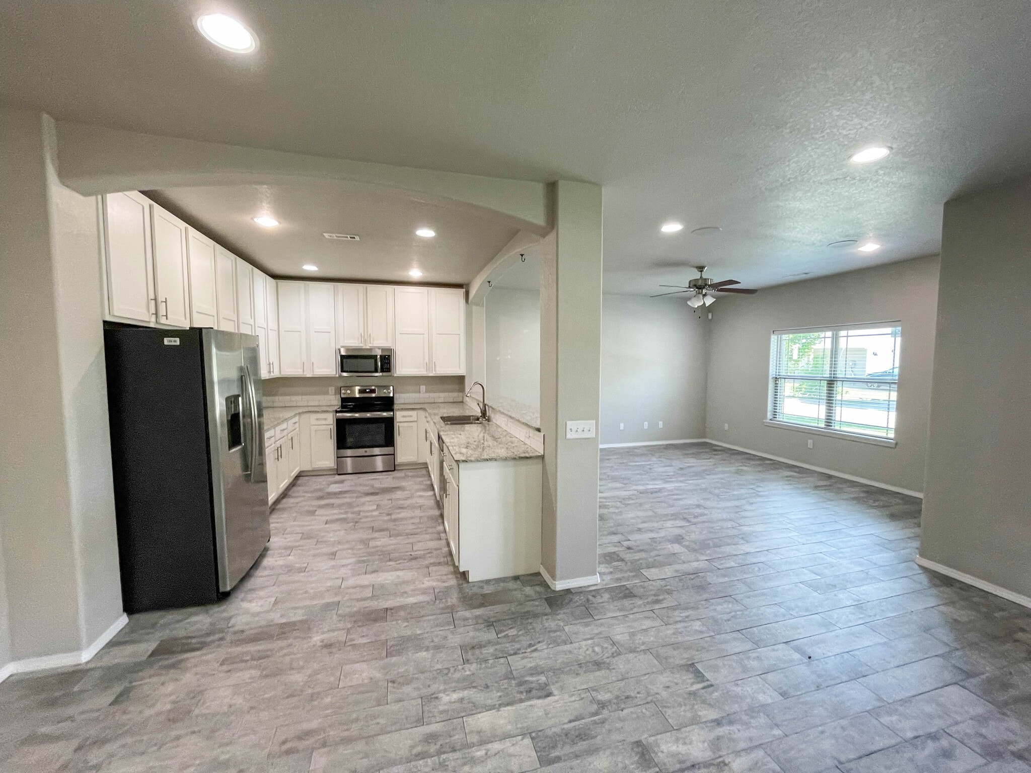 Building Photo - 4173 W Santa Maria Ln