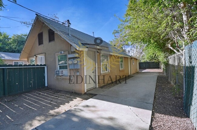 Building Photo - 3643 E Dwight Way