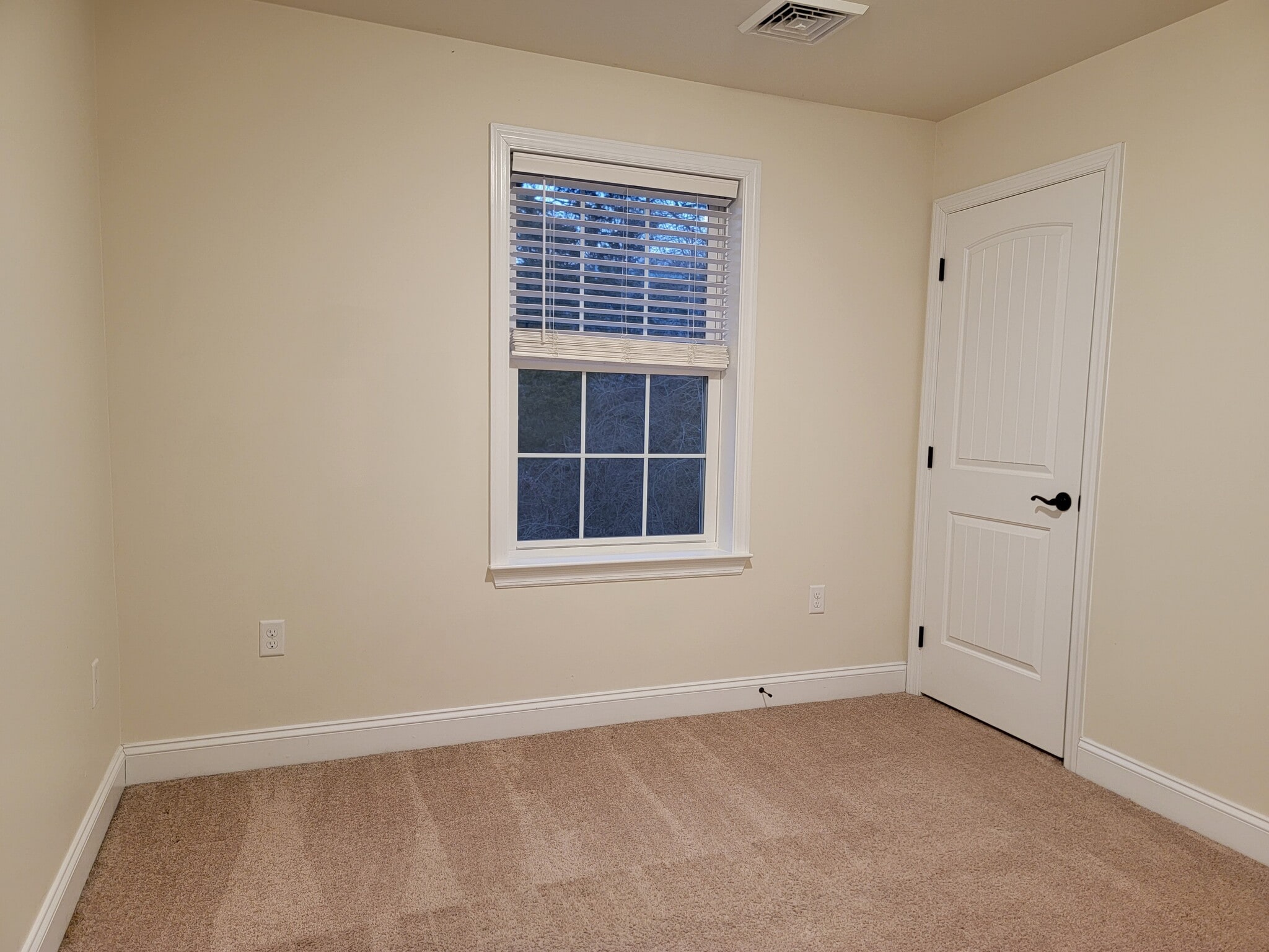 Building Photo - 143 Cedarwood Dr