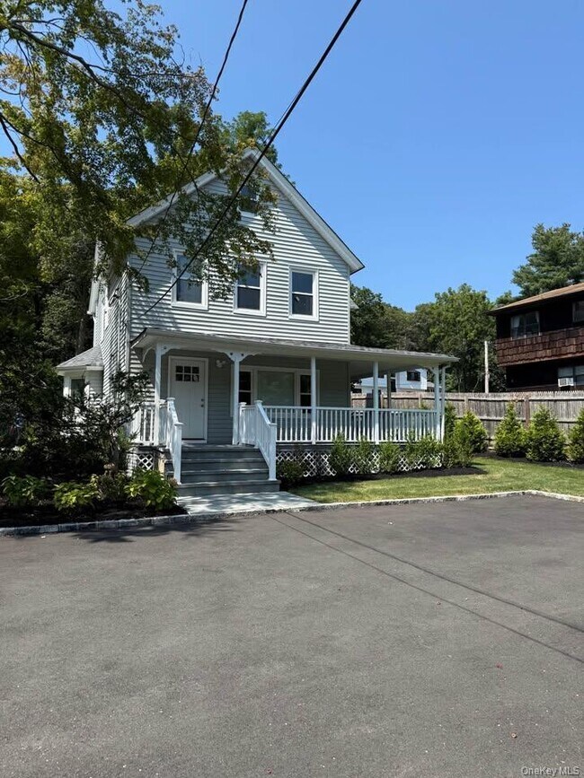 Building Photo - 253 Woodbury Rd