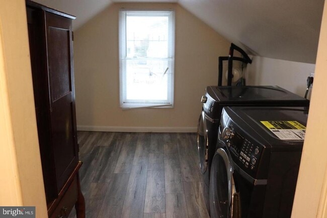 Building Photo - 410 Winters Ln