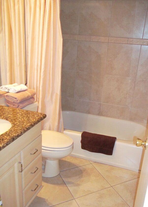 Bathroom - 3201 NE 14th Street Cswy
