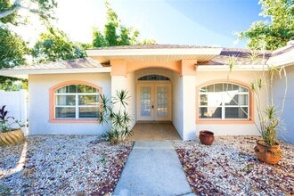 Building Photo - 285 Marquette Rd