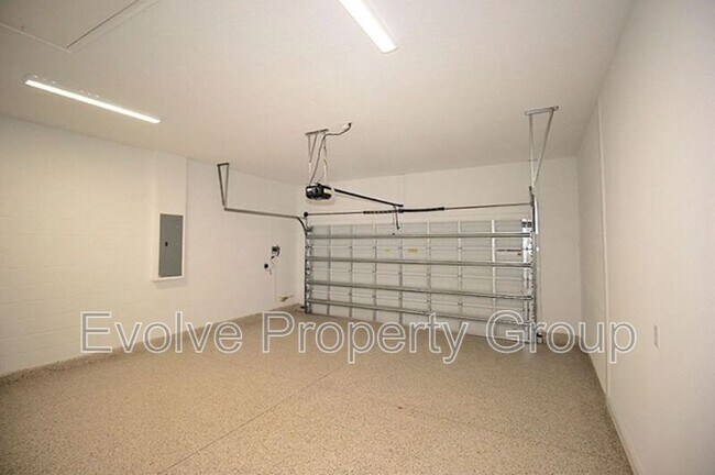 Building Photo - 20 Del Palma Dr