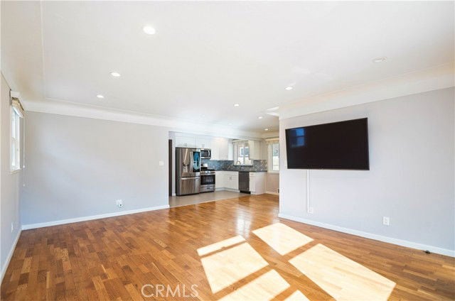 Building Photo - 721 E Elmwood Ave