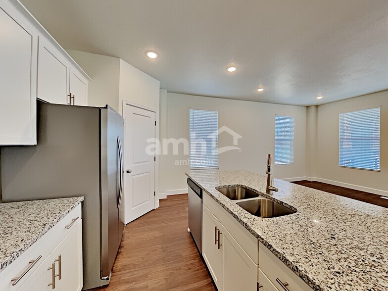 Building Photo - 11138 S Seagrass Dr